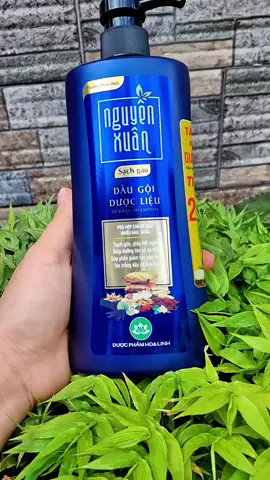 Dầu gội dược liệu nguyên xuán sạch gàu#sinh31304#daugoinguyenxuan #daugoithaoduoc #salegiuathang #duocphamhoalinh 