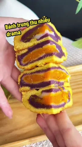 Bánh trung thu ăn đầu mùa sẽ ngon hơn #thumoicong #banhtrungthu #banhtrungthutruyenthong #banhtrungthukhonglo #banhtrungthulamthuy 
