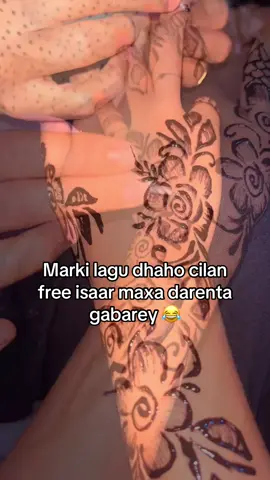 Maxa darenta gabarey #somalitiktok #onthisday #henna @عائشة 🕋🫶❤️ @filsan Arts 🎨 👸🏽 @xubi alfa1 @najma 