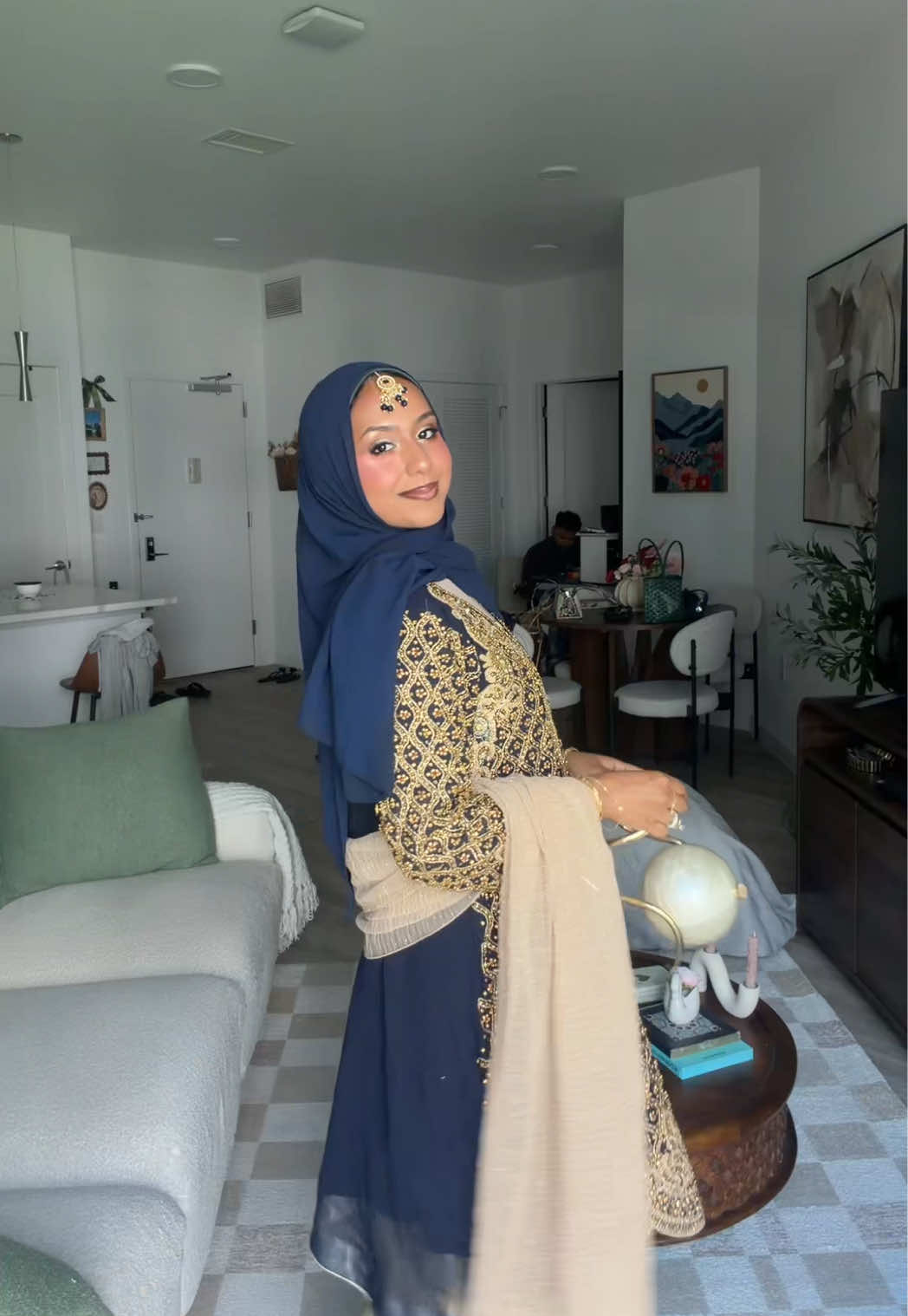 Idk why i had so much time this day to get every single transition done  #fyp #xyzbca #desifashion #hijabifashion 