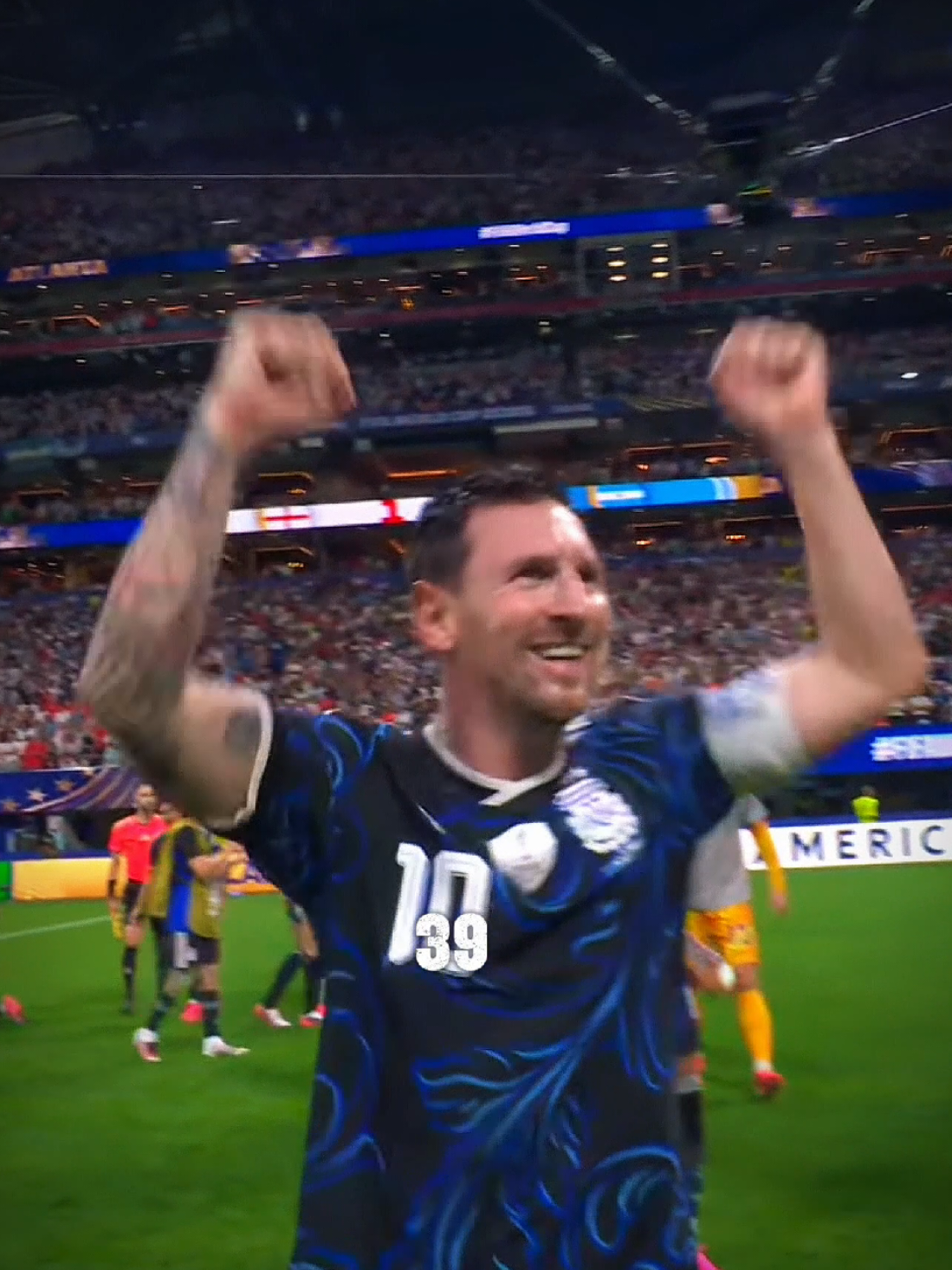 AOS 39 ANOS, MESSI DEU UM SHOW CONTRA A INGLATERRA!💭🇦🇷🐐🔥 #TikTokEsportes #argentina #copadomundo #inglaterra #messi 