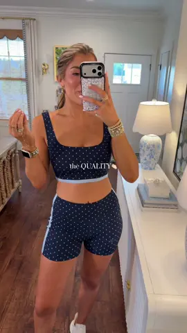 The quality is giving 🍋!!! It snatches you so well and comes in SO many cute colors! Wearing size M!🤍 #athleticset #boujeeonabudget #affordablefashion #hotgirlwalkoutfit #pilatesprincess 