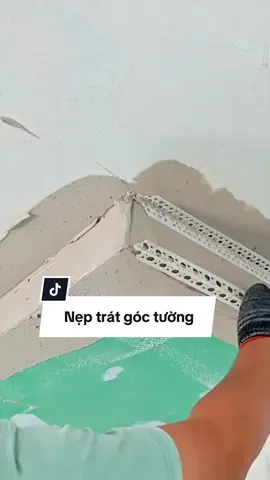 Làm tường mà muốn góc đẹp, vuông và ít bị sứt mẻ thì đừng bỏ qua nẹp trát góc tường nha! Nhìn thì nhỏ vậy thôi chứ lên tường là khác hẳn: ✔️ Góc thẳng, đẹp hơn ✔️ Thi công nhanh, đỡ mất công chỉnh ✔️ Dùng bền, hạn chế mẻ góc sau này Tổng kho Nam Thành có sẵn hàng, cần số lượng bao nhiêu cũng có. Nhắn em tư vấn nhe! ❤️ #neptratgoc #neptratgoctuong #neptratgoctg10 #nepxaydung #xuhuong 