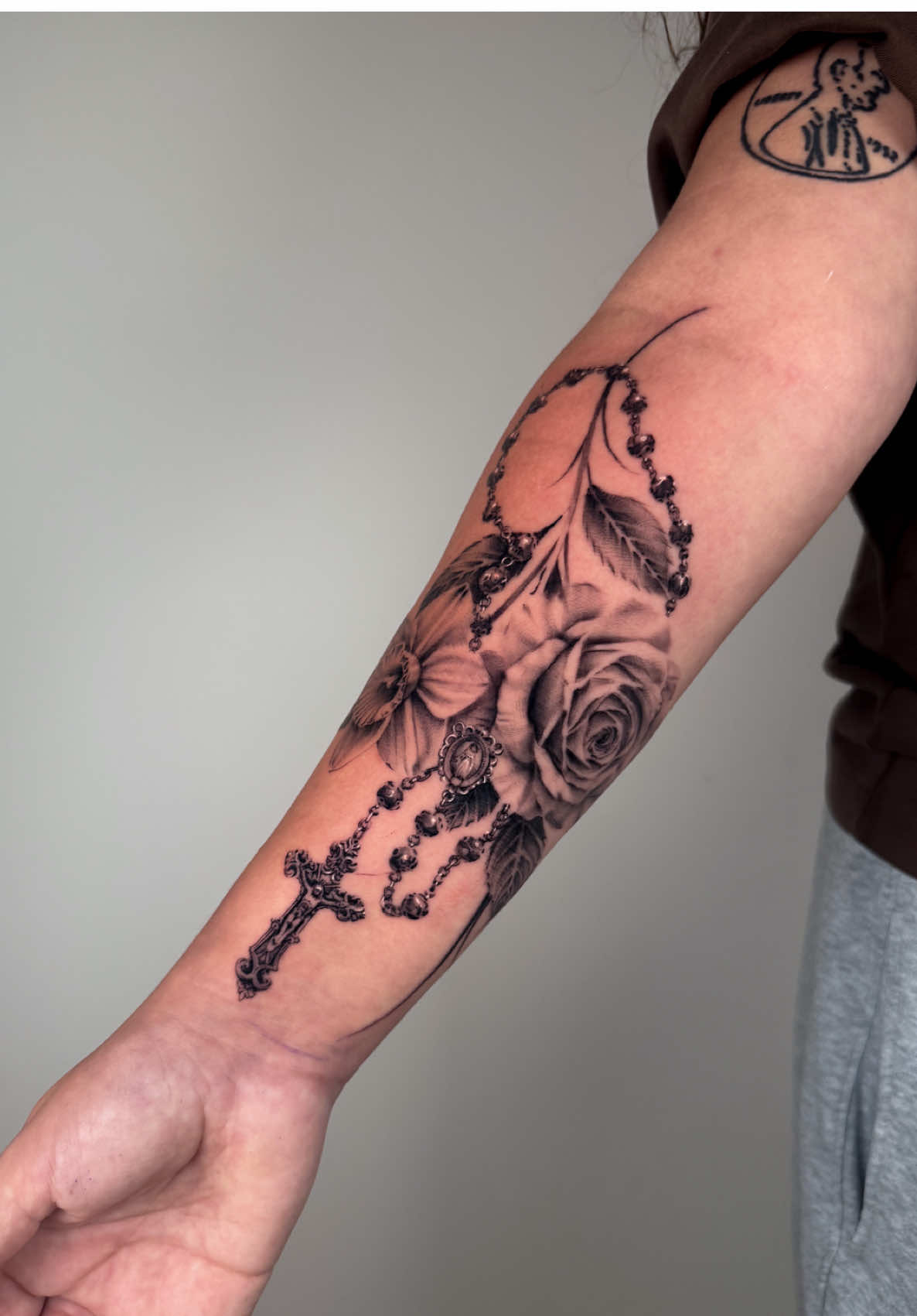 This took like 7 hours #lordheavell #tattooartist #tattoo #tattootiktok #realismtattoo 