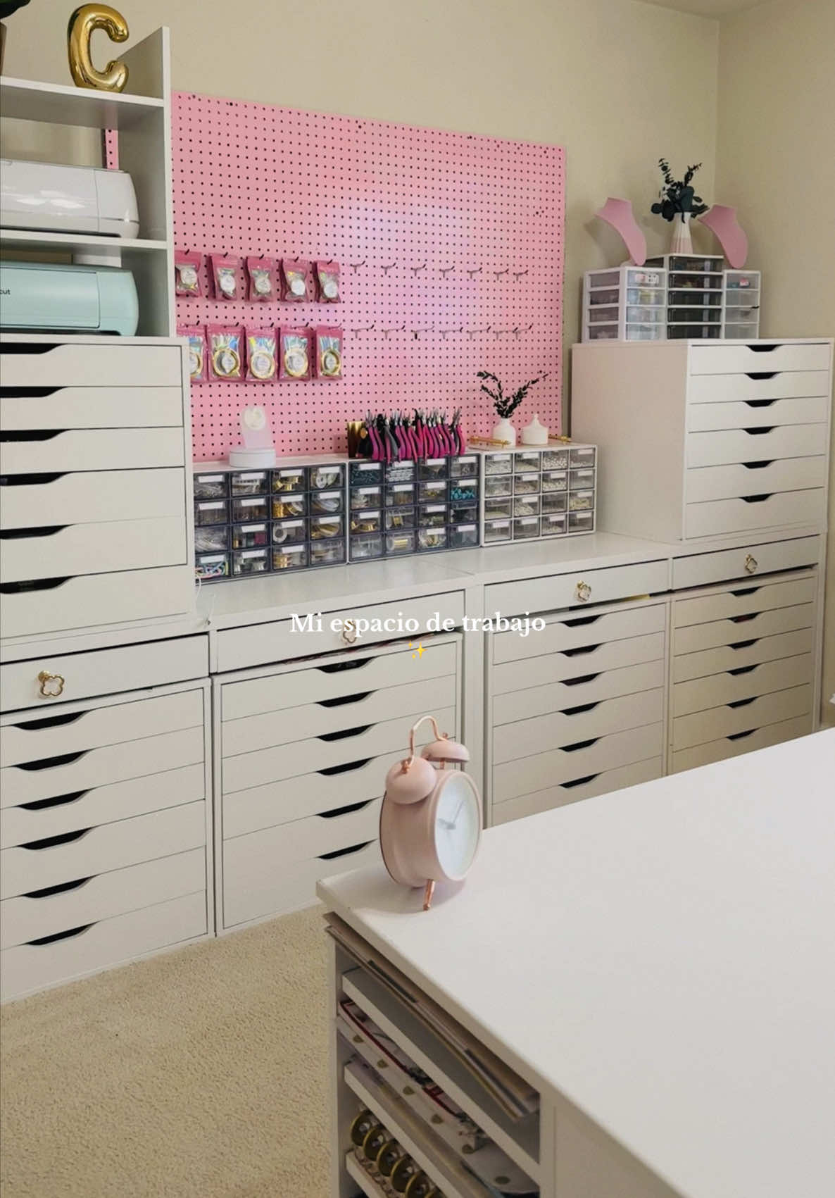 Mi espacio de trabajo ✨🌸 #accesories_creaciones #bisuteria #manualidades #craftroom #emprendimiento 