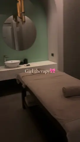 Le meilleur investissement, c’est toi. 🫶🏼.                                                              #GirlTherapy #SelfCare #BienÊtre #PrendreSoinDeSoi #PourToi