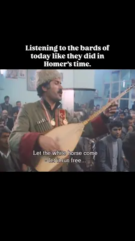 Historian Michael Wood takes us to a coffeehouse in Kars, Turkey, where a traditional bard (aşıks) performs the “Epic of Köroğlu.” As seen in 1979’s “In Search of Troy.” #poetry #History #türkiye #theodyssey
