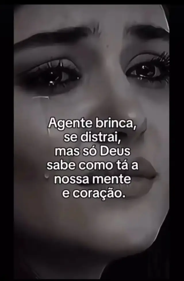 Muitas vezes a gente sorri ,mas não quer dizer que realmente estamos bem, estamos destruid