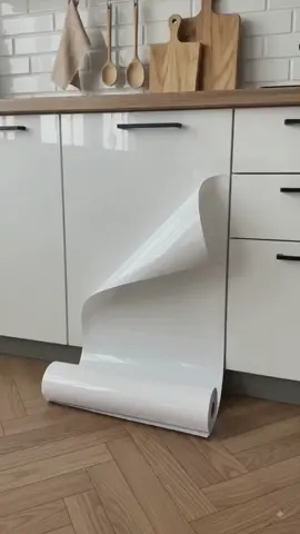 Adesivo vinílico impermeável, papel de parede branco, seus móveis com cara de novo✨ #papeldeparede  #decoracao  #adesivovinilico 