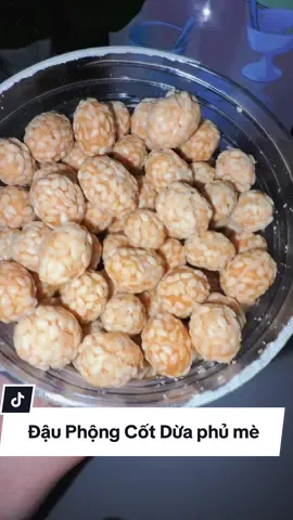Đậu Phộng Cốt Dừa phủ mè