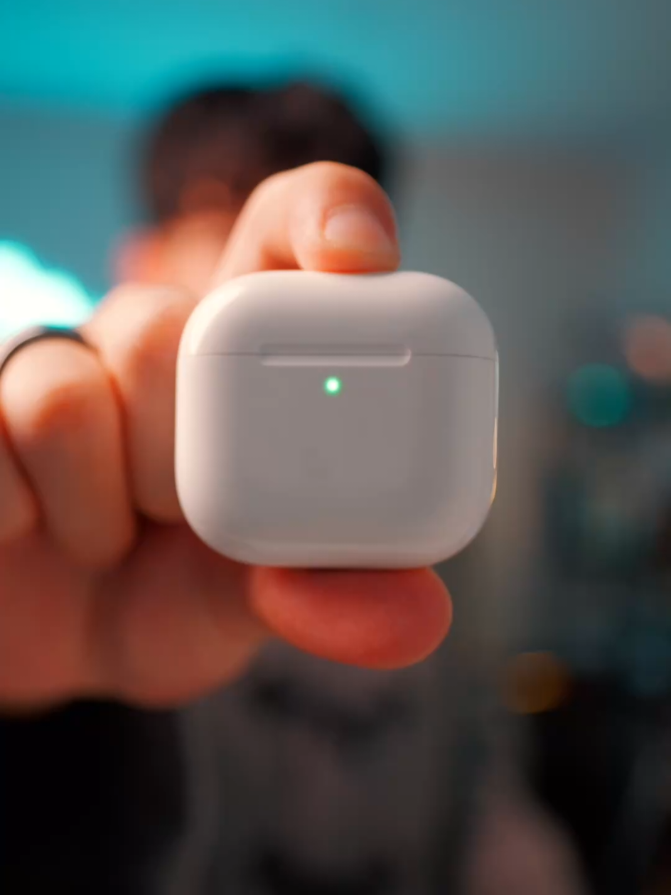 Tech I use everyday! Airpods 4 ANC thanks @Studioyatco for letting me borrow your studio 😆