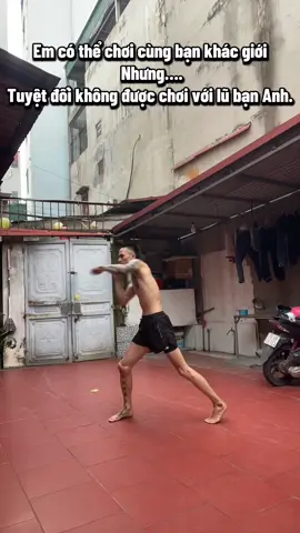 Trăm ngàn con mắt kẻ thù ta không sợ…sợ mỗi ánh mắt thằng bạn nhìn ny mình,vợ mình #boxing #mma #xuhuong #giaitri #xuhuongtiktok 