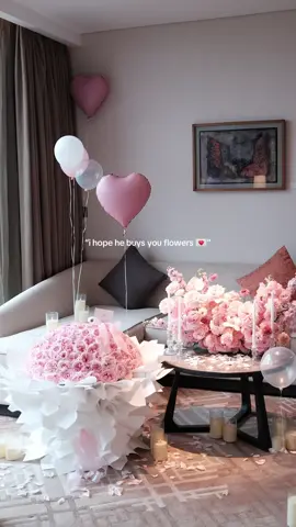 Decor hoa cầu hôn siêu đẹp, tinh tế và ấm ápp 💓 #lafaefloral #decorcauhon #trangtrisinhnhat #hoatuoihanoi 