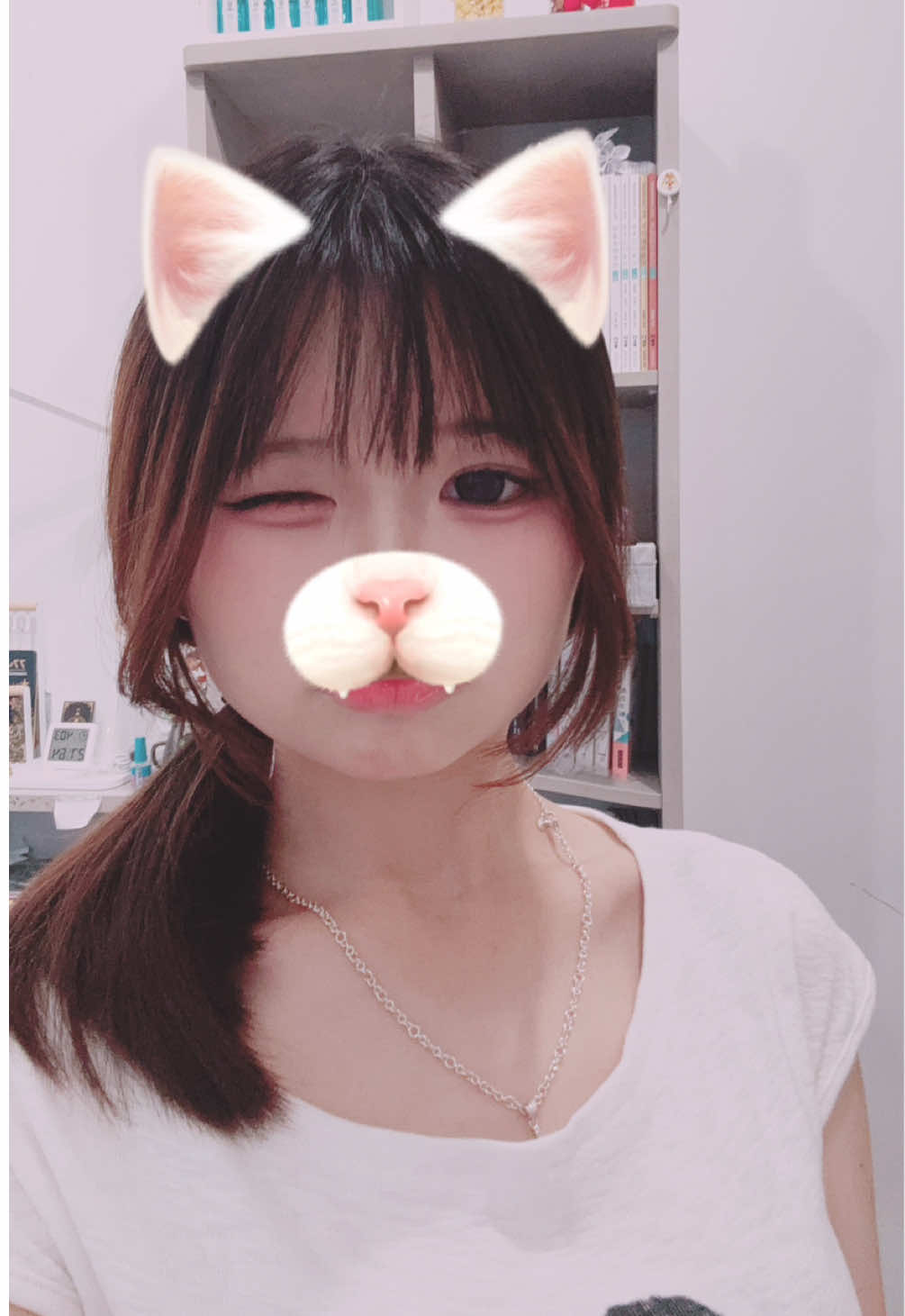 轉個身衣服標籤也太明顯^#fyppppp 
