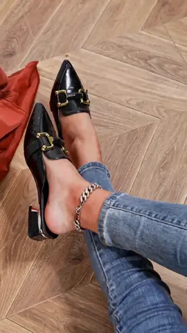 Women's Pointed Toe Mule Shoes with Buckle Strap, Open Back High-End Casual Work Shoes, Fashionable Slip-On Flats for Women #comfortableshoes #trendyshoes #flatshoes #summershoesinspo #summershoeswomen #partyshoes #musthaveshoes #trendyheels #comfyshoesforwomen #uniqueshoes