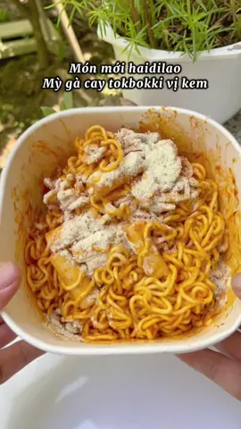 Mì trộn gà cay tokbokki vị kem haidilao #tieulinhbt #mitron #mitrongacaytokbokkihaidilao #mitrongacayphomai #mitrongacay 