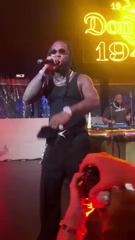 Burna Boy performing “City Boys” last night in New York City. 🔥 🥾 #burnaboy #outsiders #cityboys #newyork 