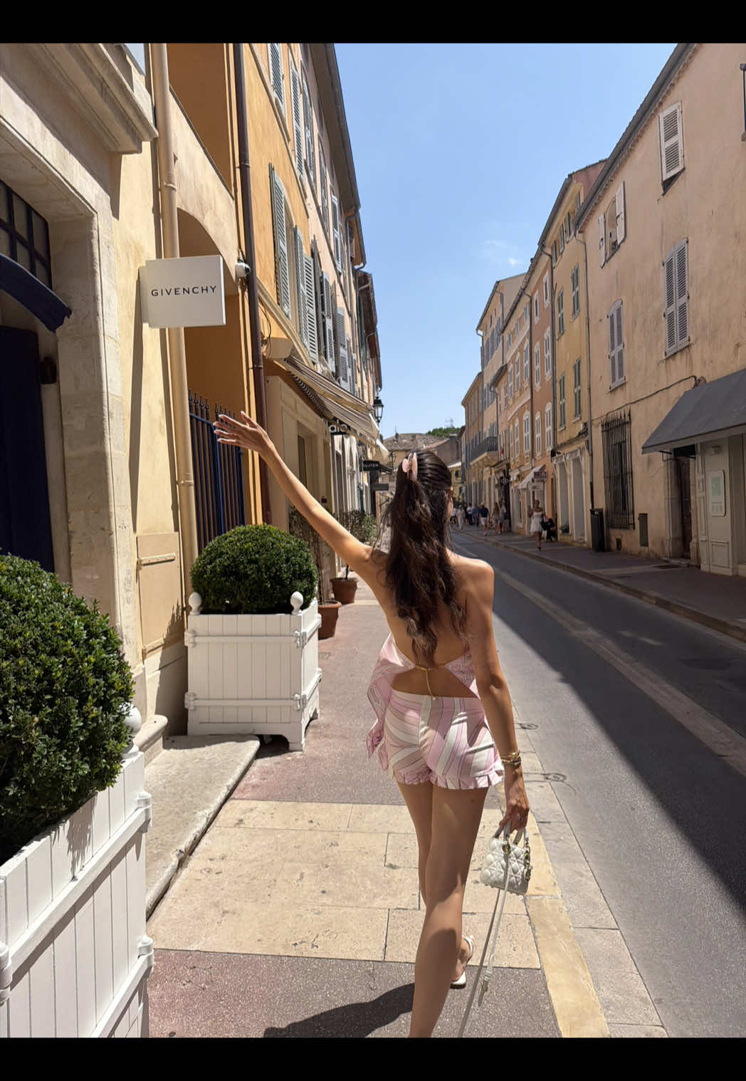 I just want to saint in tropez