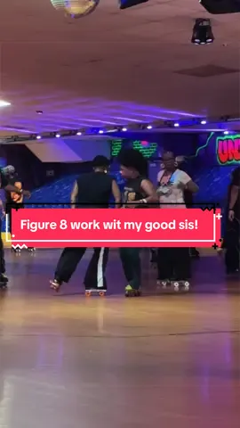 This was by far my fav figure 8 work with @Megz 🌻 …we literally were in the circle for 10+ mins lol! Late night skate. . #rollerskating #fyp #skating #skatetok 