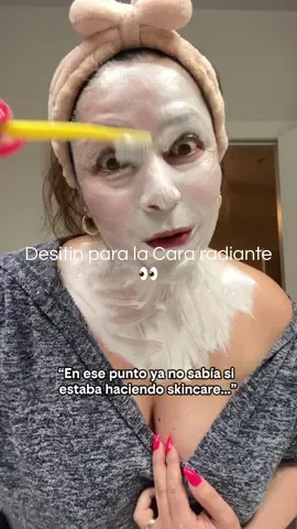 TikTok me convenció de embarrarme Desitin en la cara… y sí, tenía que probarlo. 😂🤦🏻‍♀️ El Desitin contiene óxido de zinc, un ingrediente conocido por ayudar a proteger la barrera de la piel y calmar la irritación. Eso no significa que sea un tratamiento facial ni que le funcione igual a todo el mundo, pero ahora entiendo por qué este hack se volvió viral. 😅 Yo seguiré probando productos y hacks para decirte cuáles sí valen la pena… y cuáles mejor se quedan en TikTok. 👀 #Des#Desitini#SkincareToki#SkincareRoutineassSkin 