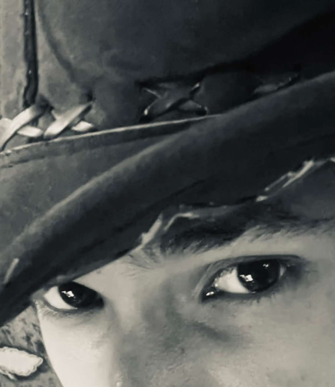 ज्यान दिने झुटो कसम खान आउँदैन मलाई। जहाँसम्म मेरो हैसियत छ, त्यहाँसम्म तिम्रो साथ उभिनेछु।”