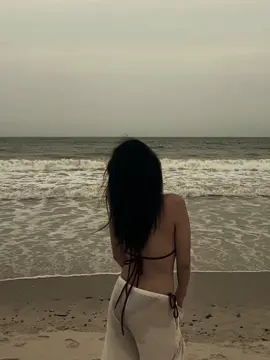 She n sea 🥵 #CapCut #fyopppppppppppppppppppp #dibien #trending 