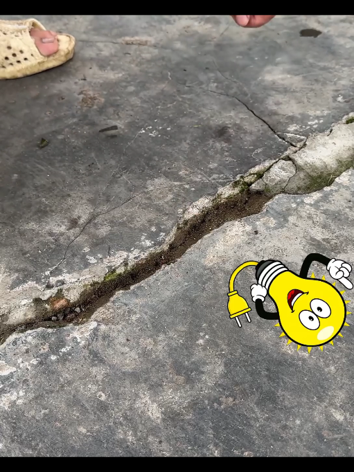 A Clever DIY Concrete Repair Idea! 🛠️ Turning a Simple Fix Into a Smart Solution. 🔥 #DIY #ConcreteWork #RepairTips #Construction #Workshop 