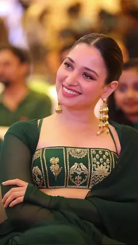 #foryou #foryoupage #bollywood #viralvideo #tamannahbhatiafanpage 