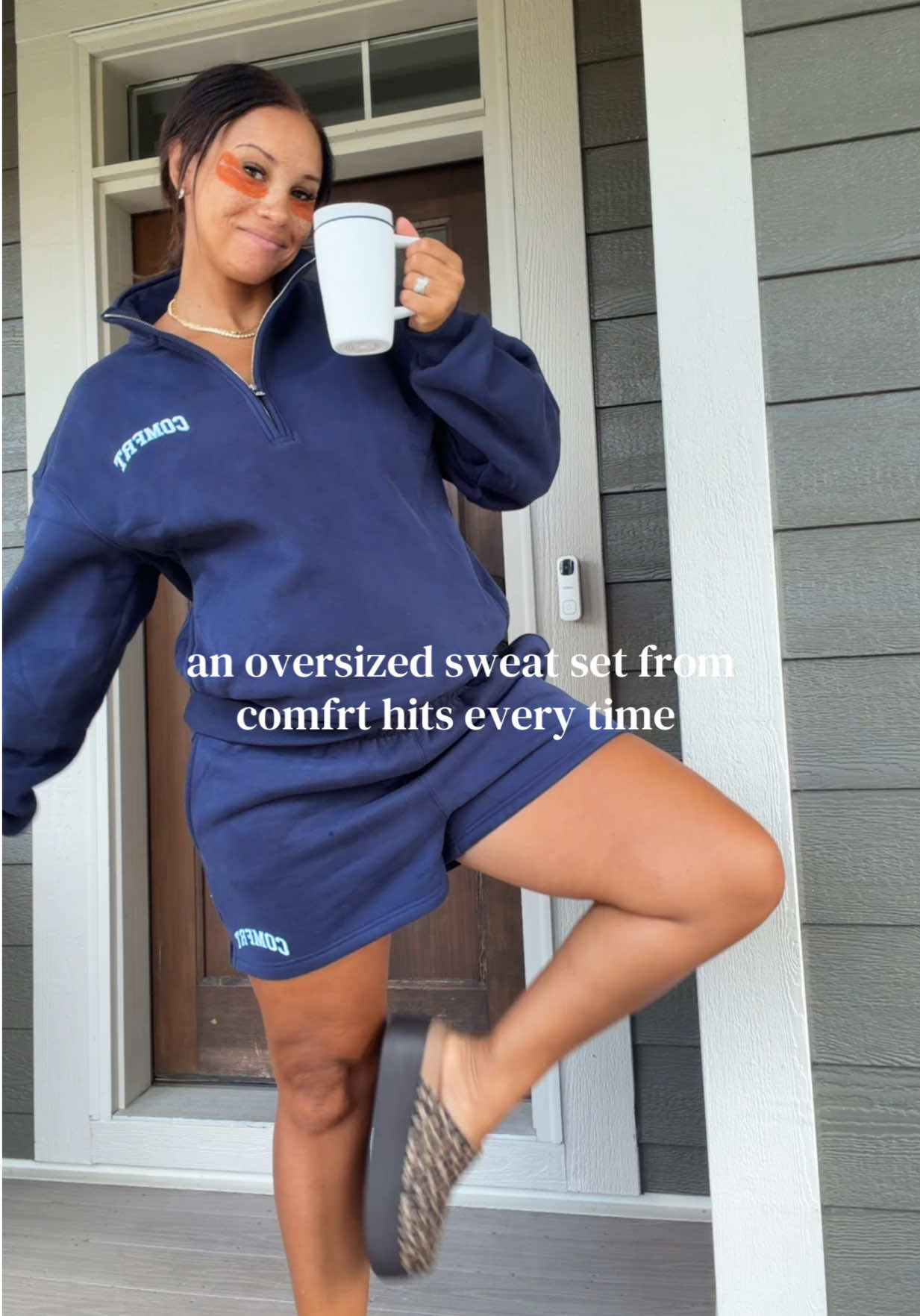 @Comfrt varsity quarter zip with their matching sweat shorts, ummmm yes please!!! 