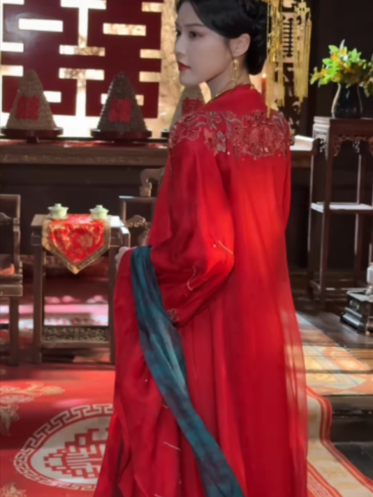 十里桃花待嫁的年华 #程儿 #程儿短剧 #愿我如星卿如月 #古装美人 #中式新娘造型 @程儿