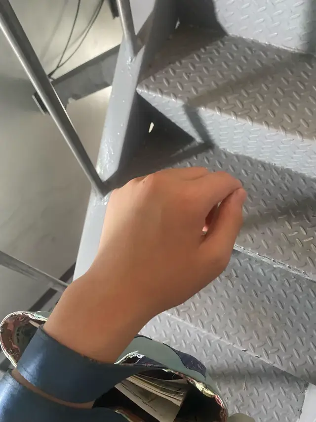 只看這兩張照片猜的出我是1是0嗎？