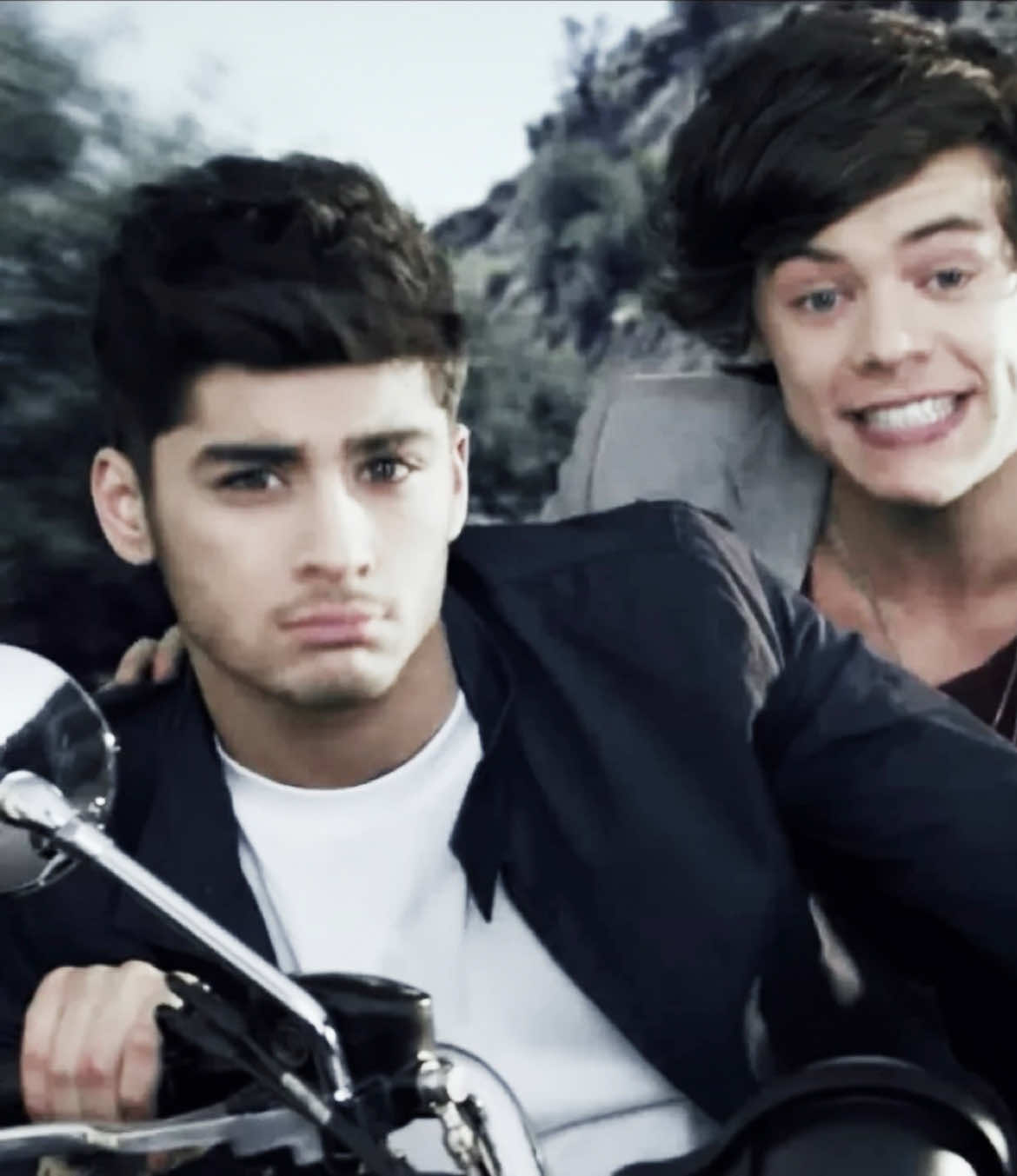 i can take them both at the same time #fyp #inzcyn #zaynmalik #harrystyles #zarrystylik 