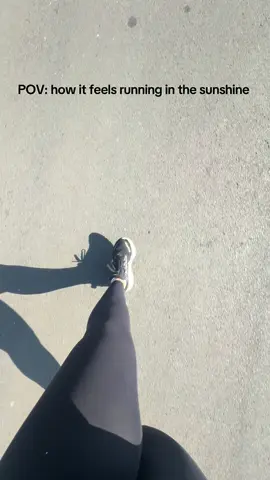 “Quick” 2 miles in the sun tonight! I tried to do a sub 20 min 2 miler but that was not happening.  20mins 35 seconds!! It was hot 🥵 we move!!  #runmotivation #halfmarathontraining #runner #girlrunner #runtok 