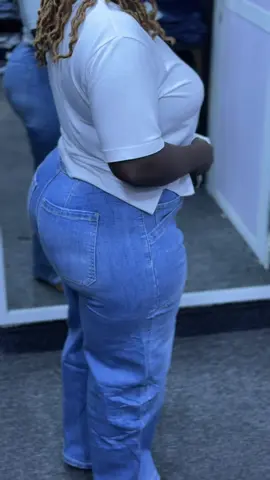 Barrel Jeans 35,000 | Size 25 up to 36 quality sana. • Tupo Kariakoo BIGBON +255 (0) 682931059  • #TikTokFashion #OOTD #fyp  #creatorsearchinsights   #styleoutfitsforwomen 