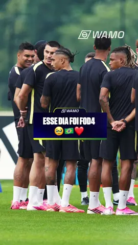 Simplesmente, o dia que os jogadores pararam para observar o Neymar chegar! 🤩 Como faz para voltar para os treino da Seleção na Copa do Mundo? Saudade tá grande aqui… 🥹🇧🇷❤️ Siga o CanalWamo para não perder nenhuma informação da Amarelinha! 📲 📹: @crissevieri.mov | @canalwamo  #CanalWamo #CopaDoMundo #SeleçãoBrasileira