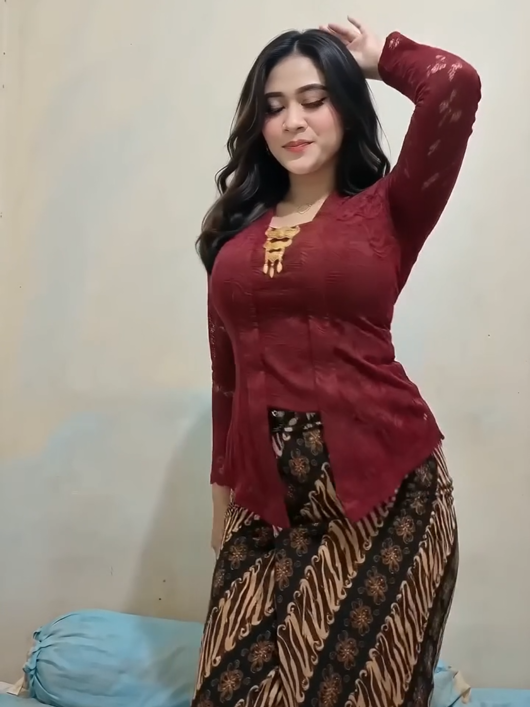 #setelankebaya #kebayakutu #brokat #kebayatradisional #kebayacantik 