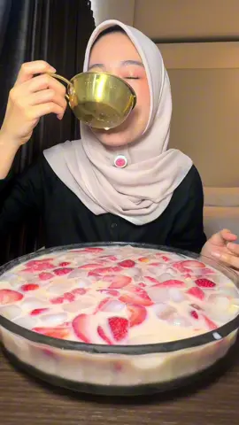 Siang siang pas banget bikin hwachae segerrrrr 🤩 #inicia #iniciamukbang #hwachae #asmr #koreanfood 