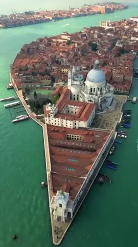 Venice 🇮🇹 | Timeless Canals & Romantic Streets #venice #venicebeach #venicefilmfestival #london #londoncity 
