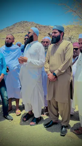 🎙️ Mufti Abdul Wahid Qureshi Sahib Ka Khususi Byan Aaj ke is imandana aur imaan-afrooz bayan mein Mufti Abdul Wahid Qureshi Sahib ne Halima Saadia (R.A) ke qabeelay Bano Saad ke baare mein nihayat haseen aur ilm-o-hikmat se bharpoor baatein bayan ki hain. Bano Saad ki woh mubarak sarzameen jahan Pyare Aqa, Hazoor-e-Akram ﷺ ne apna bachpan guzara aur jahan ki barkatain aaj bhi tareekh ka hissa hain. ✨ Is khoobsurat aur tareekhi bayan ko zaroor sunein aur aage share karke sadqah-e-jariya banayein.  * #MuftiAbdulWahidQureshi #BanoSaad #SeeratUnNabi #IslamicLecture #HalimaSaadia 