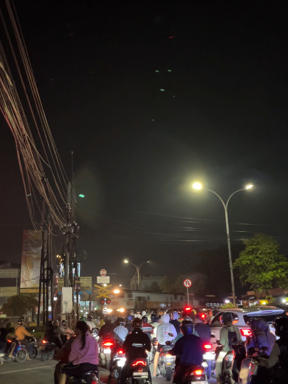 Karawang dengan people come & go nya, sukses terus para rantau 2027 giliran saya yang mencari tempat baru🫡❤️‍🩹 #karawang #rantaukarawang 
