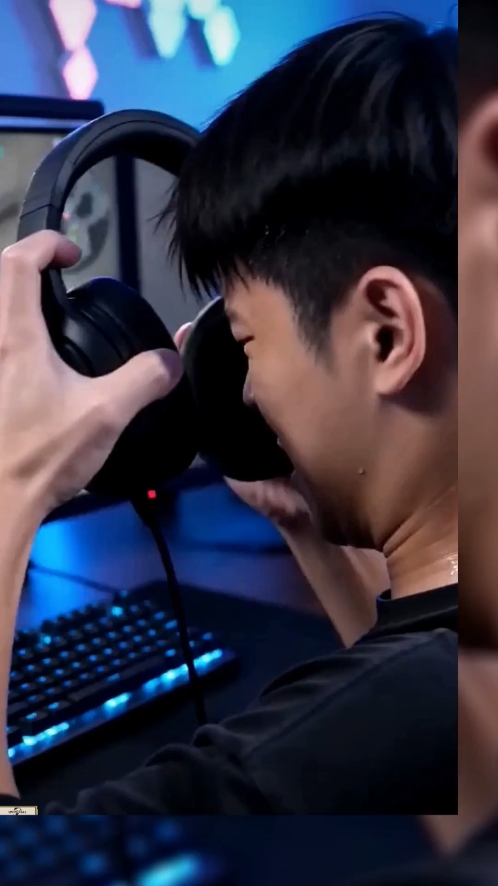 These open-ear headphones keep your ears cool and comfy – no more sweat. Esports-grade low latency, plus a magnetic mic you can pop off in a second. #ExtremeRealmUltra #QilianExtremeRealmUltra 