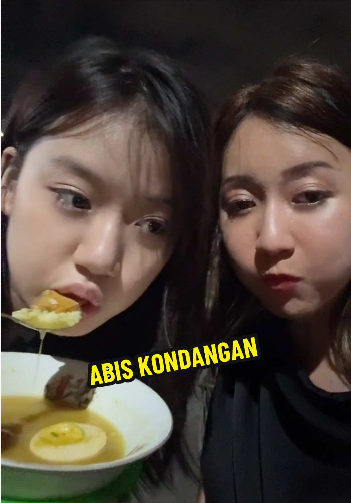 ABIS KONDANGAN LAPERRR .. MALAH NYARINYA SOTO MADURA GEROBAKAN 😂😂😂 #nanakoot #nanakootsurabaya 