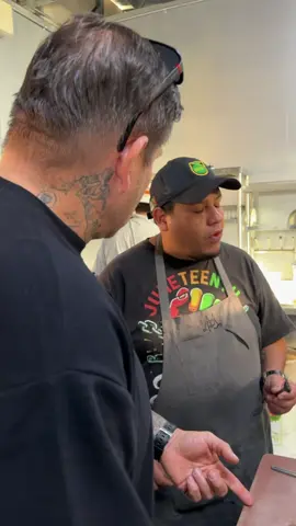 El que me diga que no se puede , simplemente no quiere hacer las cosas , no las sabe hacer , no siente pasión por lo que hace …. Absolutamente todo se puede en una cocina , con técnica y paciencia todo se puede …. Hasta que los haters te hagan ganar dinero !!! Vamos 💪🏻💪🏻💪🏻💪🏻!!!! 