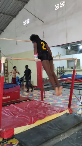 #gymnastique #artistque #senegal #dakar #🇸🇳  @UN ÉLÈVE👨‍🎓 UN ÉTUDIANT👨‍🎓 @POUYEKWONDO🥋 