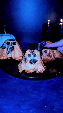 PHYLLO GHOST PASTRIES 🥐👻 (Cheesecake Core & Cherry Ginger Ale Swirl) INGREDIENTS • 8 oz cream cheese, softened • 1/4 cup sugar + 1 tsp vanilla + 1/4 cup heavy cream • 1 cup cherry ginger ale + 2 tbsp tart cherry juice + 1 tbsp sugar + 1 tsp lemon juice • 1 pkg phyllo dough (thawed) + 1/2 cup melted butter • Edible pressed flowers (pansies/violas) • Silicone dome molds + foil rings STEPS 1. Cherry Reduction & Core: ⠀ • Simmer ginger ale, cherry juice, sugar & lemon juice until reduced to syrup; cool completely. ⠀ • Whip cream cheese, sugar, vanilla & heavy cream until smooth. Swirl in cooled reduction. ⠀ • Pipe into silicone dome molds & freeze 3-4 hours (or overnight) until solid. 2. Prep & Assemble: ⠀ • Unroll phyllo & cover immediately with a damp towel to prevent drying out. ⠀ • Unmold frozen cores onto parchment; place a foil ring under bases if extra height is needed. ⠀ • Working 1 sheet at a time (keep remaining covered!), butter & drape directly over core. Repeat with 2 more sheets (3 buttered layers total per ghost). ⠀ • Trim long bottom edges with shears so skirts sit flat. 3. Bake & Detail: ⠀ • Bake at 375°F (190°C) for 10-12 mins until golden and crisp. ⠀ • Immediately press edible flowers onto warm shells using a dab of butter or syrup to adhere. ⠀ • Cool slightly and serve warm! #spookyseason🎃 #halloweencrafts #halloweenrecipes #summerween #ghost