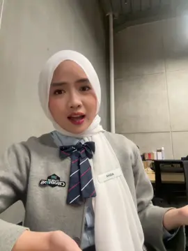 LAGUU INI TERNGIANG2 MULUU EH ADUH PUSING KEPALAA😫  (Btw itu aku pake ciput ninja yes)