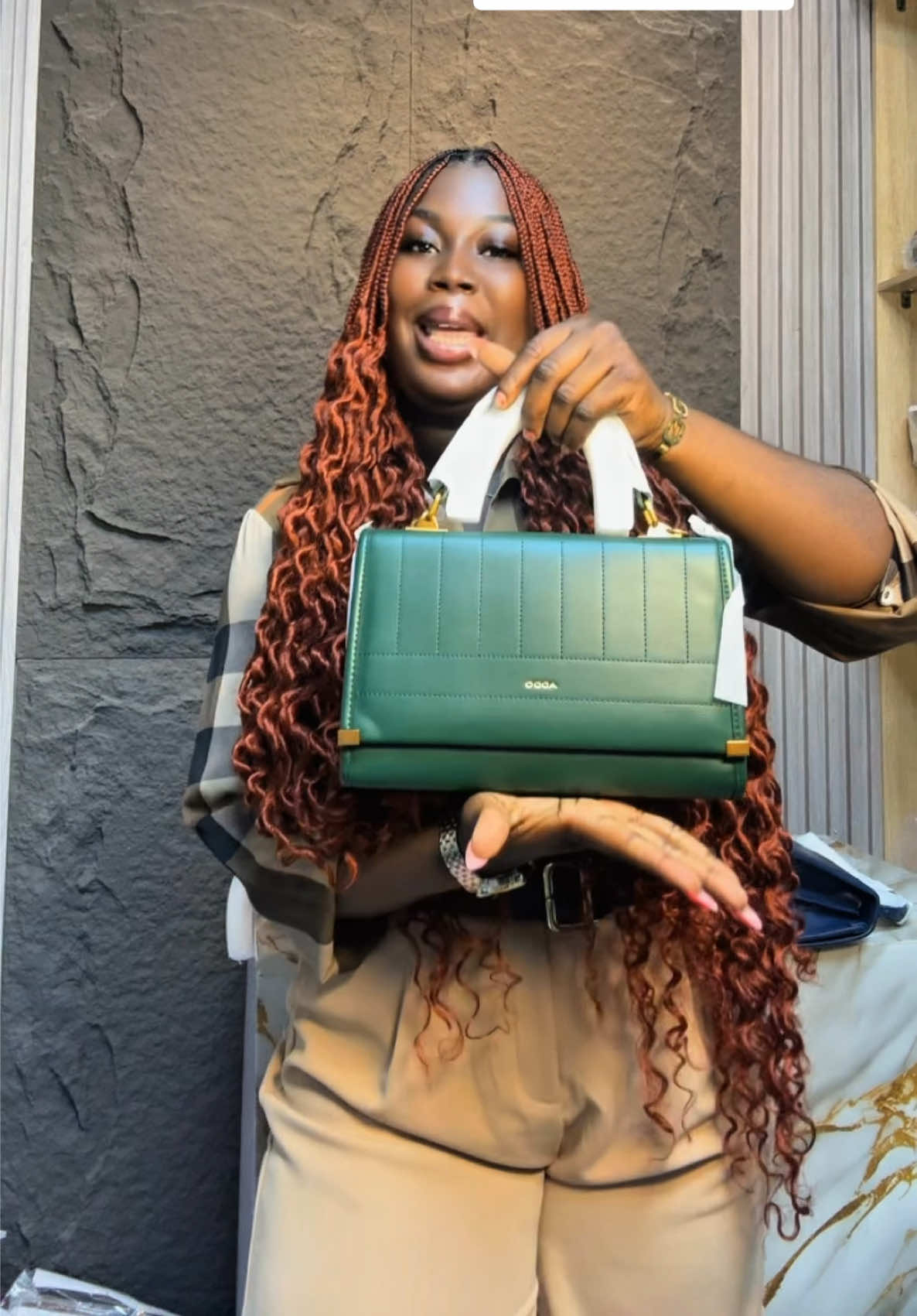 We have a new store now 💃💃💃 And this bag is so beautiful 😻  Send us a message with the numbers on the screen to order #bagvendorinlagos #bagcollection #bags #stockbag #lagosbagseller 
