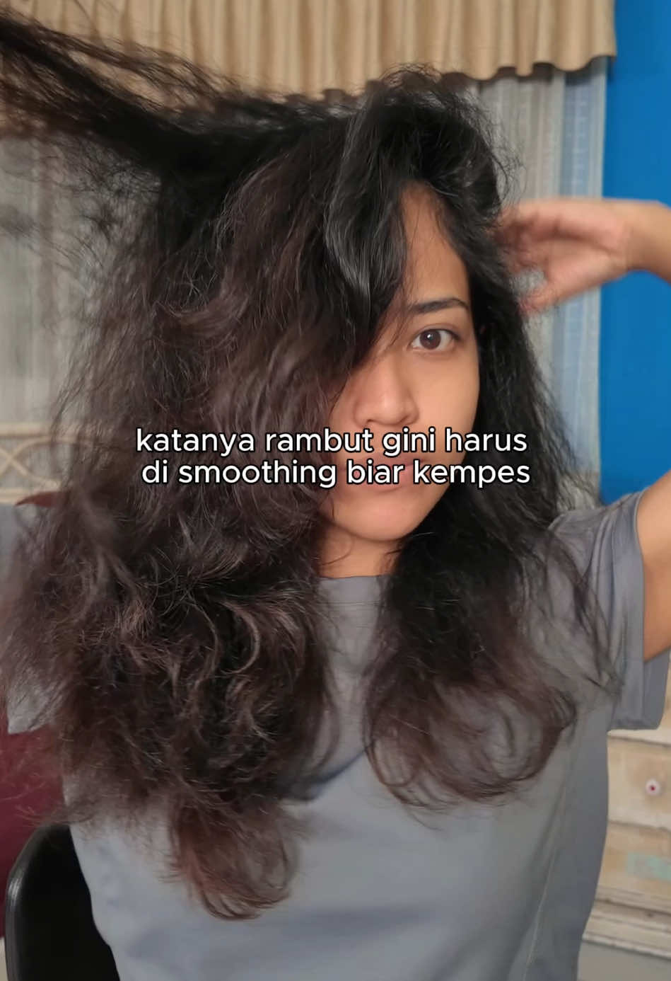 Smoothing? Sorry gak dulu ✋🏻  #kusutloh #curlhair #wavyhair 