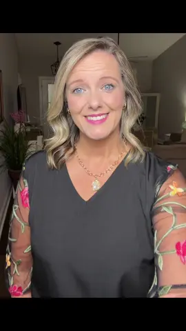 It’s my Thursday OOTD. Have an awesome day. #OOTD #womensupportingwomen #outfitinspo #shoppingmycloset #outfit 