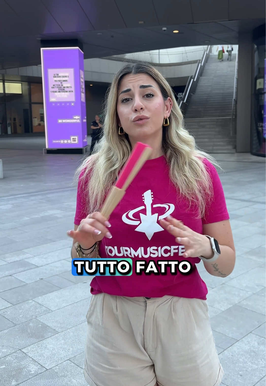 Firmare con un'etichetta non è il traguardo😅✍🏻 👉🏻 Il tuo obiettivo è entrare in un'etichetta? Scrivi nei commenti che musica fai e ti daremo un  consiglio sulla direzione più adatta. #TourMusicFest #ArtistiEmergenti #Musica